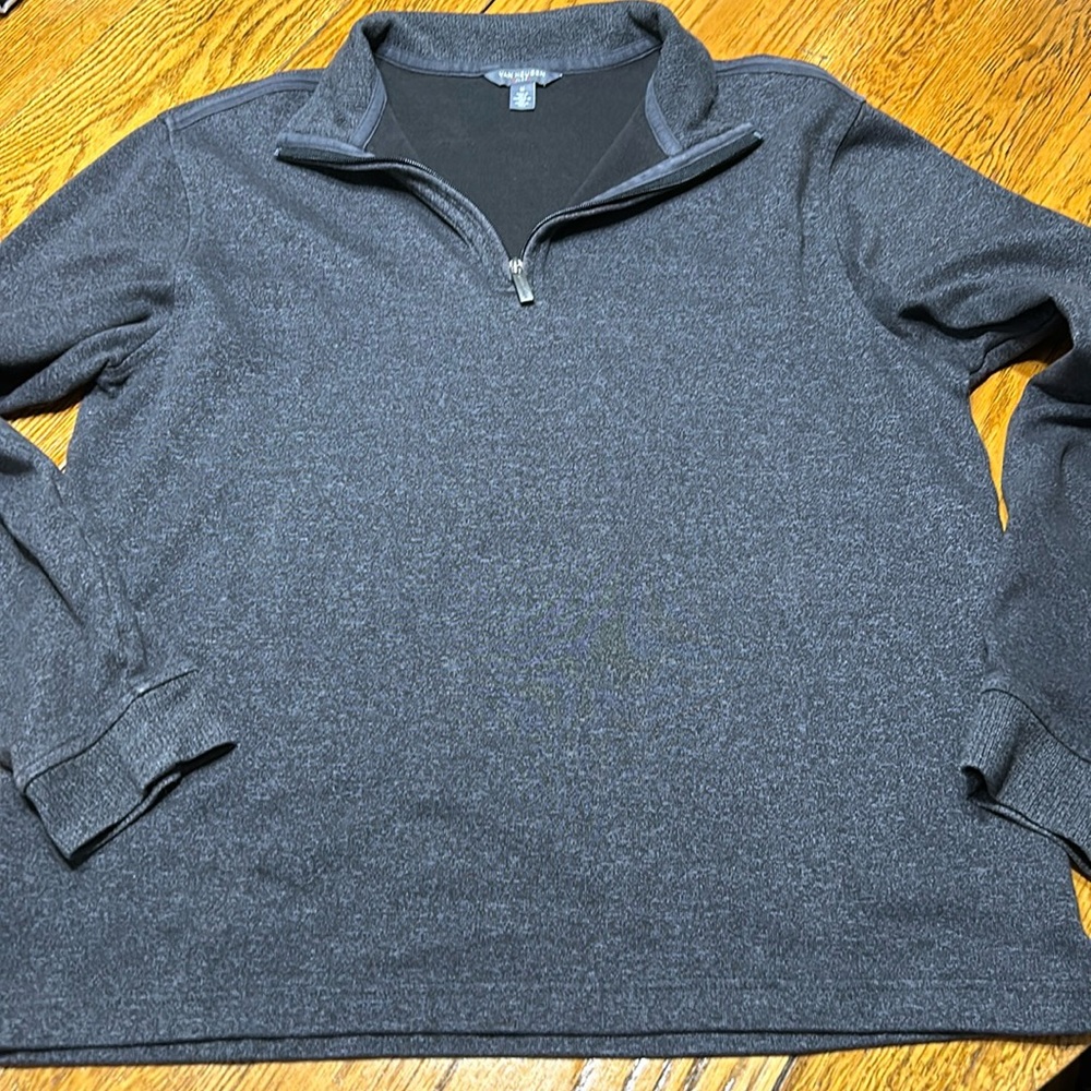Van Heusen Flex style gray 1/4 zip men’s pullover. Gray w:white flecks. Medium